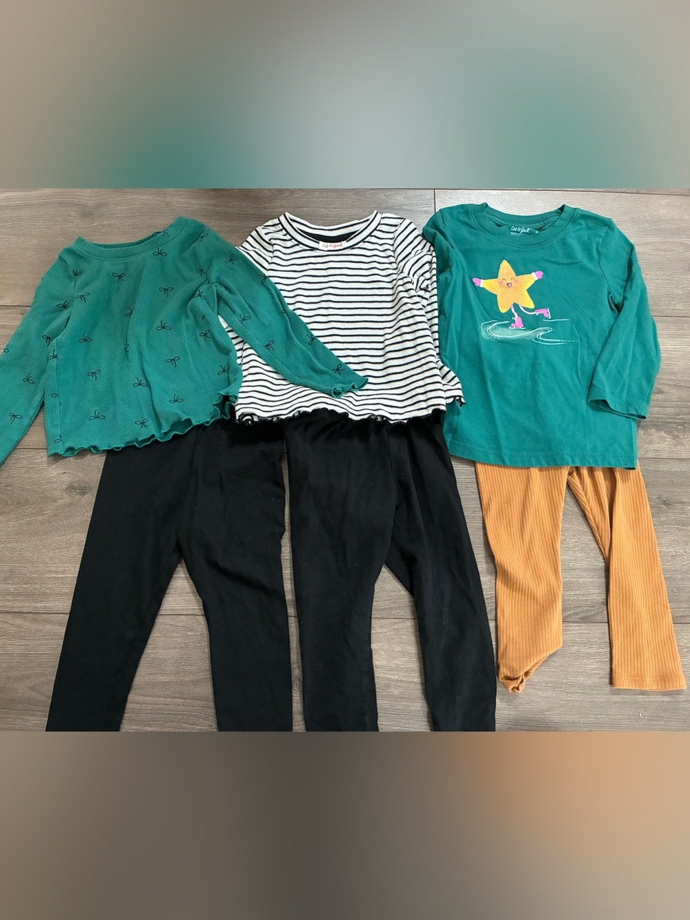 Cat & Jack 3 girls outfits. Long sleeve and leggings. 2T